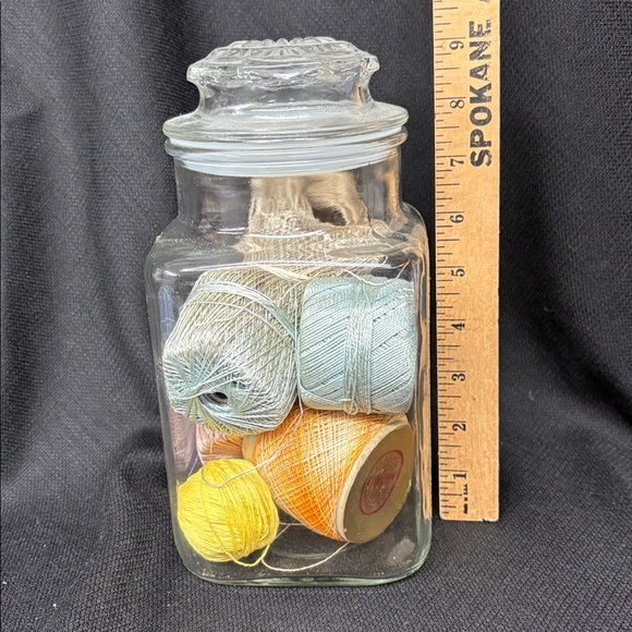 Project doilies and crochet thread - Picture 5 of 5